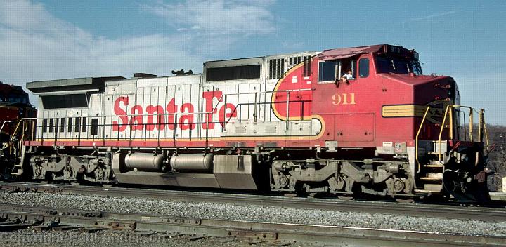 ATSF 911 - C40-8W.jpg